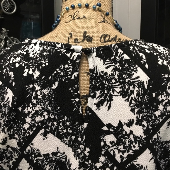 Xhiliration Ladies Dress - Picture 6 of 7